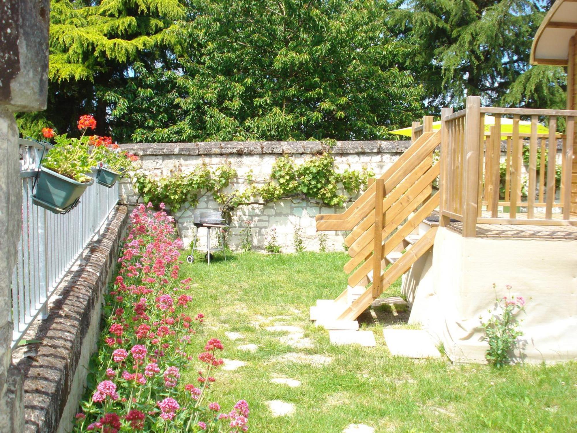 Les Roulottes De Cuzay Villa Roiffe ภายนอก รูปภาพ